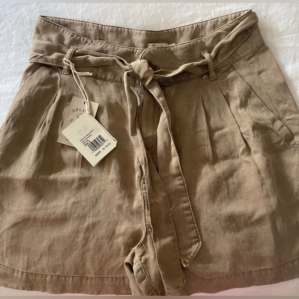 Women’s Faherty Arlie Tie-Waist Tan shorts, size Small